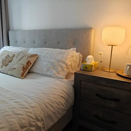 Private Room With Ensuite & Garden Epsom